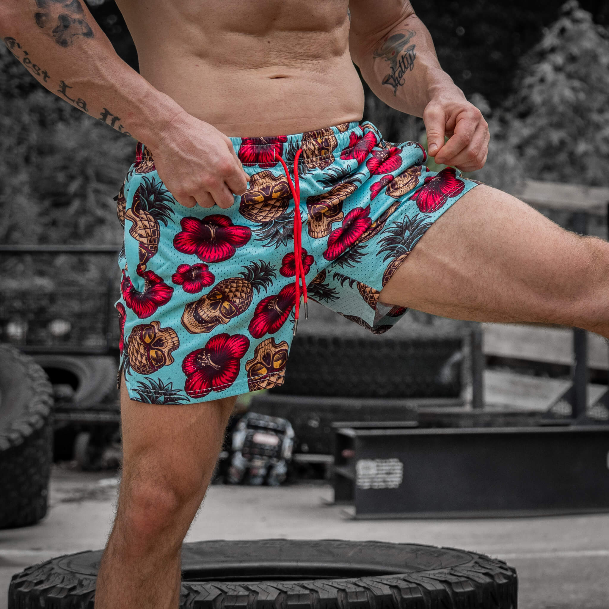 Mid Thigh Mesh Training / Lifestyle Shorts | 5"