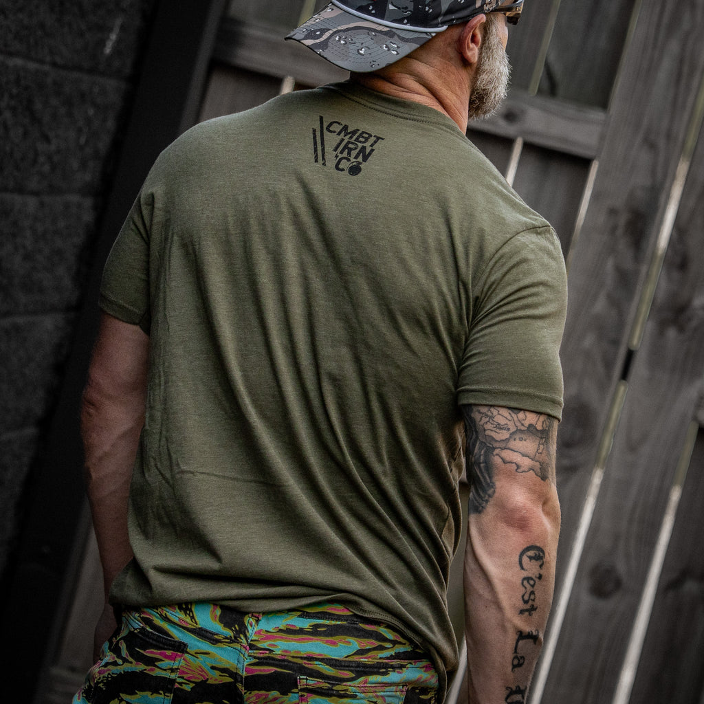 Do Milfs. Not Drugs. Men's T-Shirt